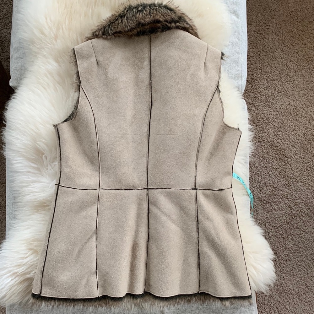 Faux fur reversible vest - Picture 2 of 4